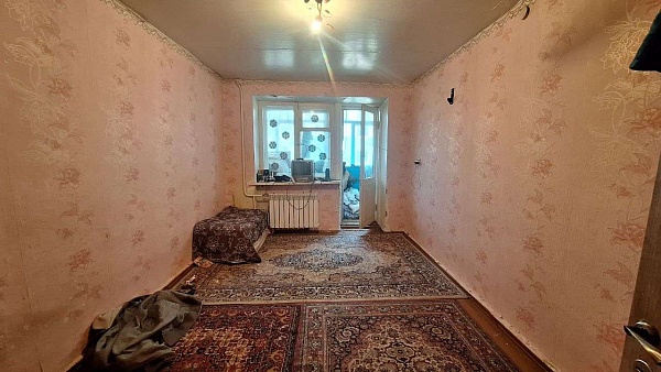 Комната , 37 кв.м., 1й Микрорайон, 1-й мкр, 18